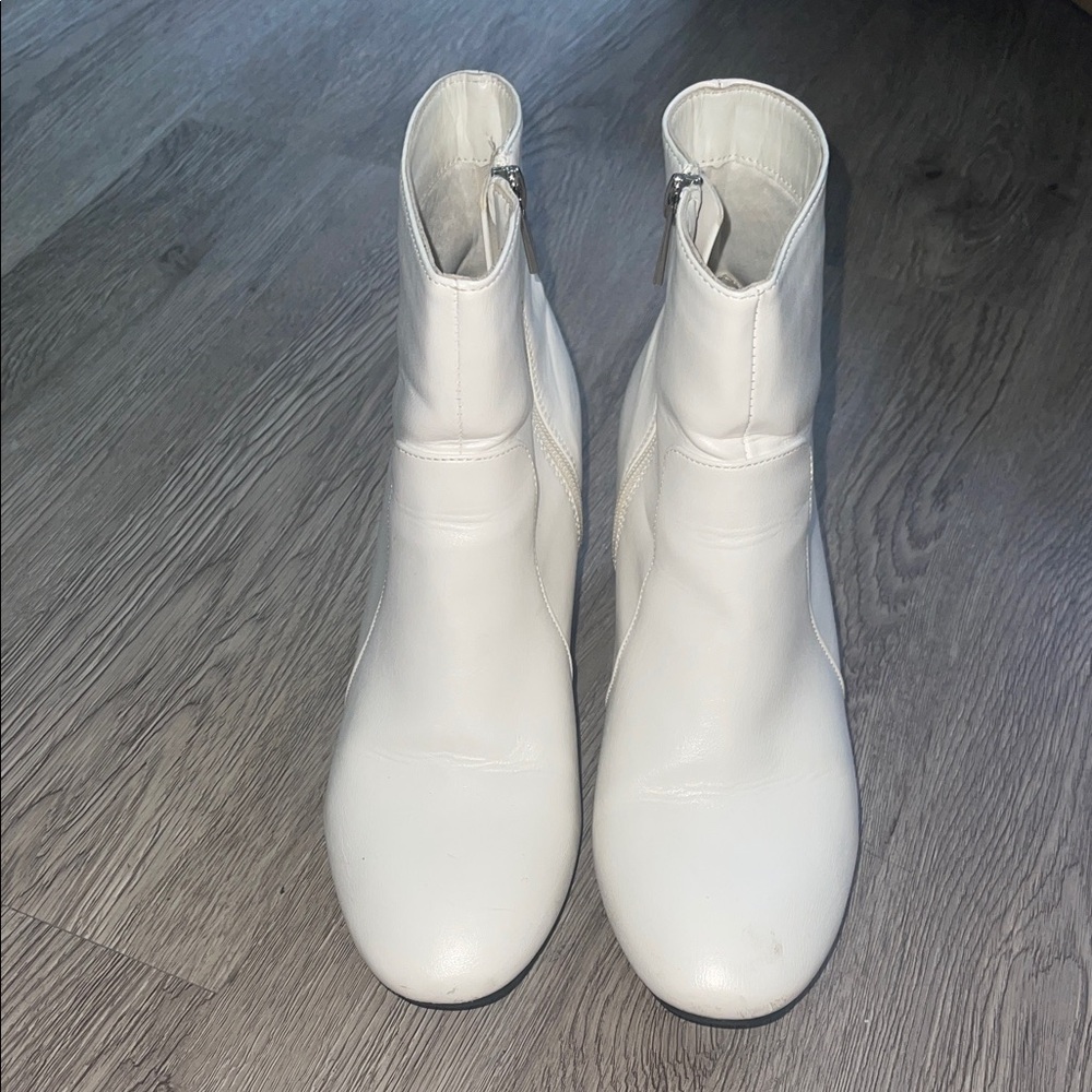 Rouge! White Ankle Boots